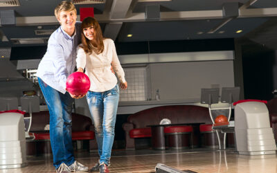 8 Things You Need For a Fun Date Night at the Bowling Alley
